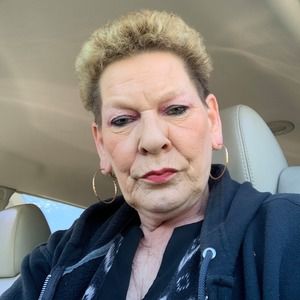 Meet your Posher, Adriana